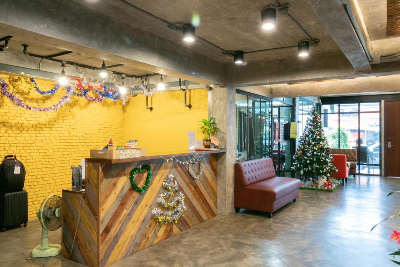 Zleepmotion Bangkok Hostel Exterior photo